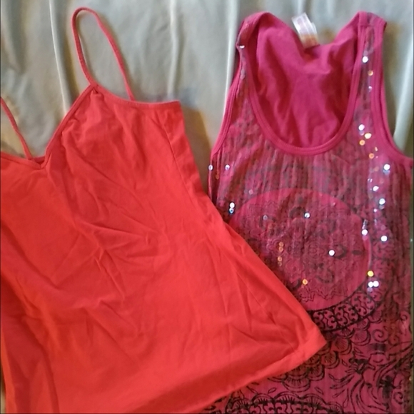 4 Tank Tops Medium/Large - Picture 2 of 7